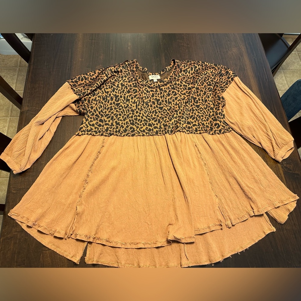GiGio Plus 1X Tan and Leopard Print flowy boutique shirt